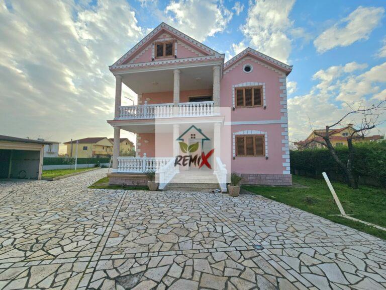 VILE 2 KATE + PAPAFINGO PER SHITJE, 4 RRUGET E SHIJAKUT , DURRËS