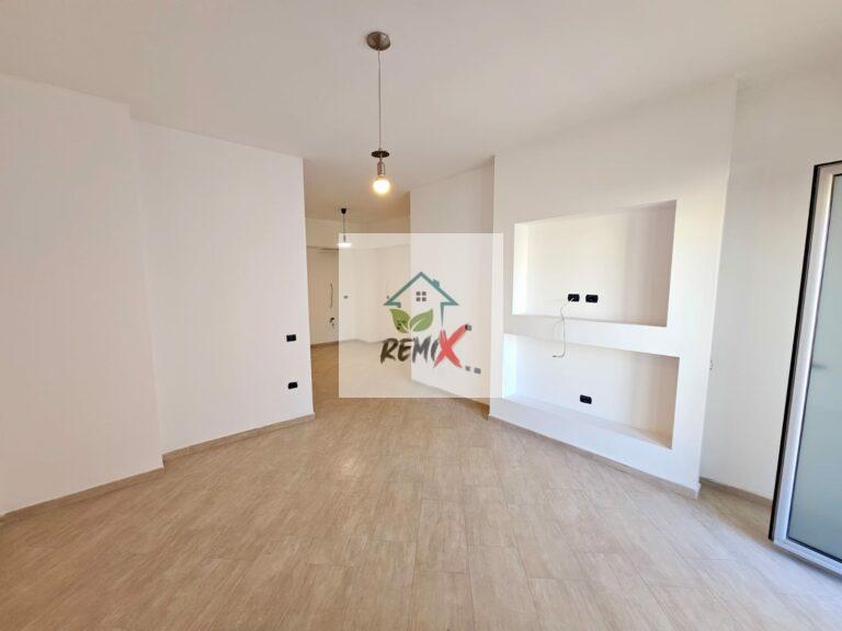 SHITET SUPER APARTAMENT 2+1+2 PRANE PALLATIT TE SPORTIT