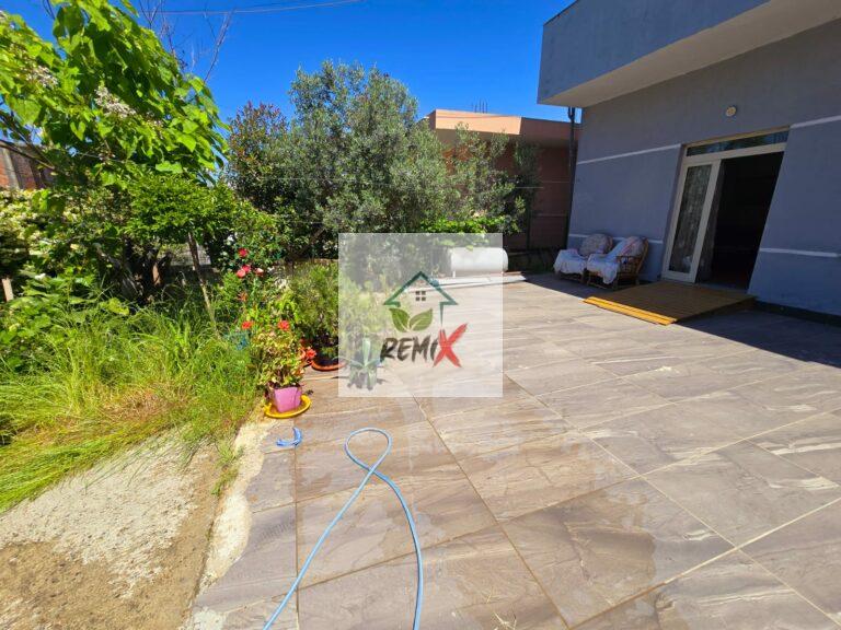 JEPET ME QERA APARTAMENT 2+1 PRANE STADIUMIT, DURRES