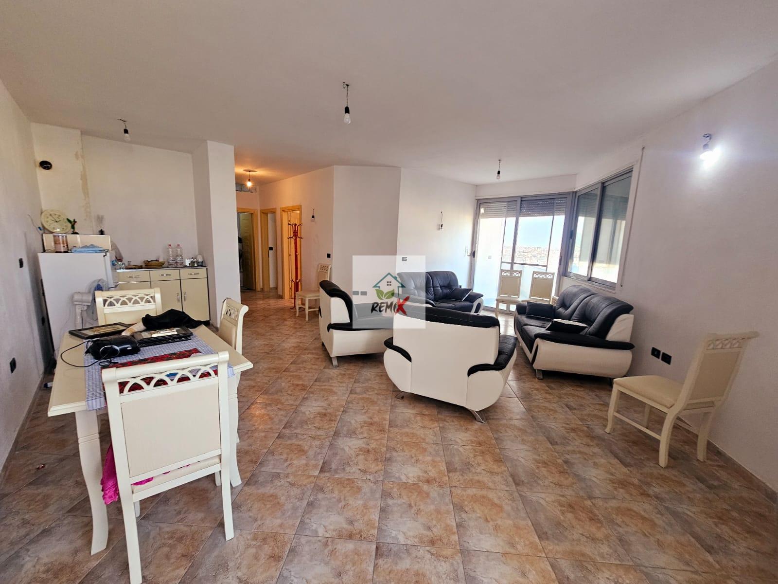 SHITET APARTAMENT 2+1+2 PRANE ISH URT