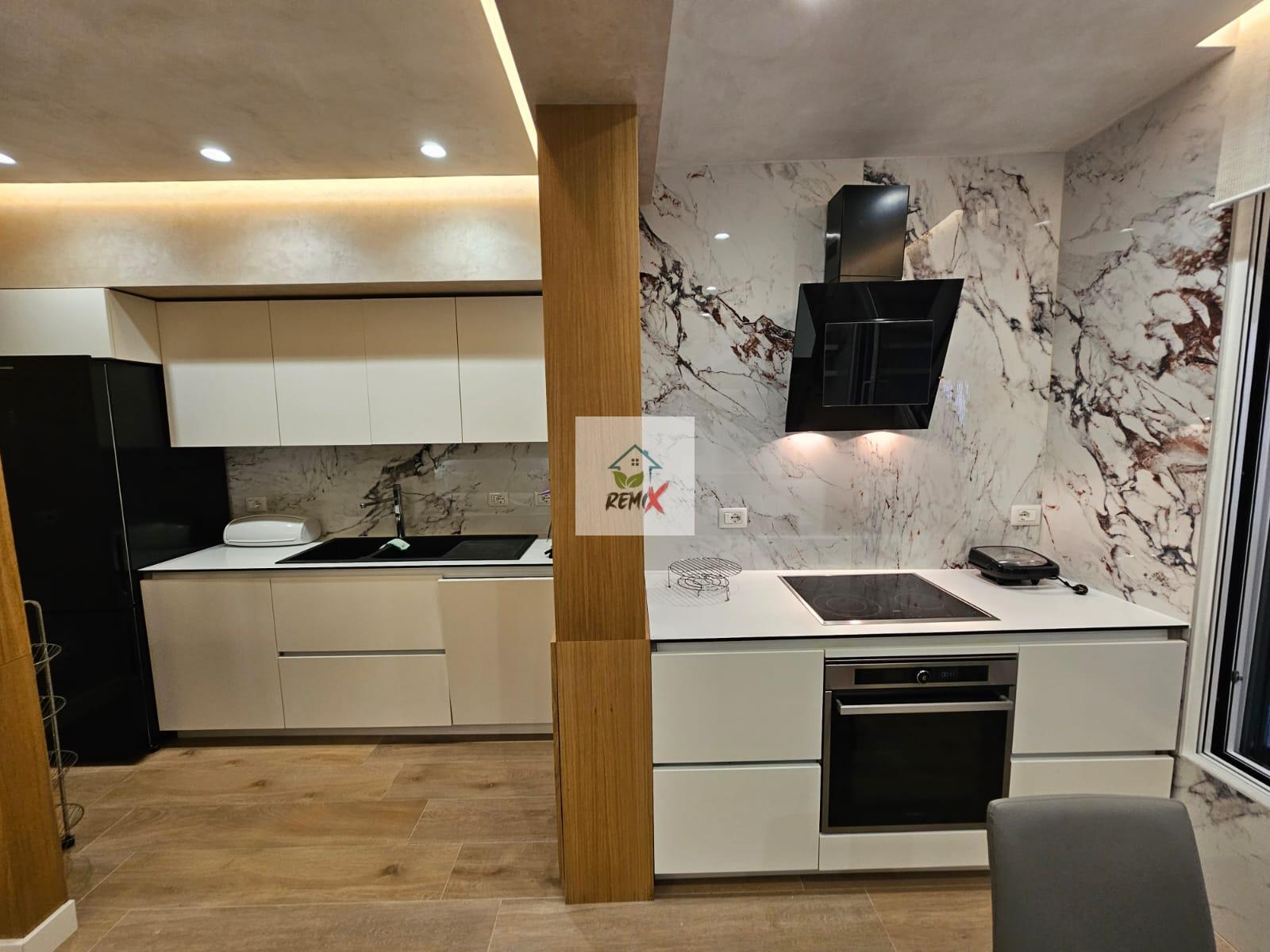 SHITET SUPER APARTAMENT 2+1+2 TEK MALI I ROBIT