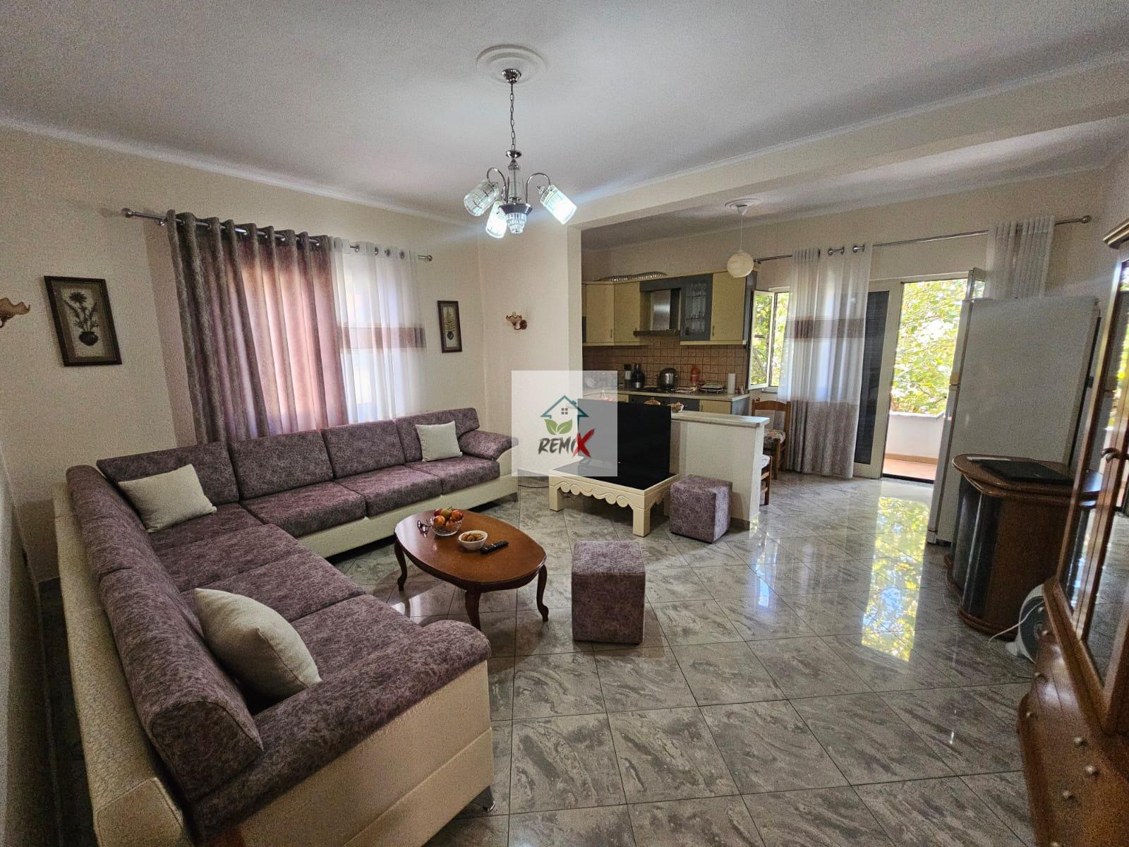 SHTEPI NDËRTESË + AMBIENT BIZNESI PRANE STADIUMIT, DURRËS