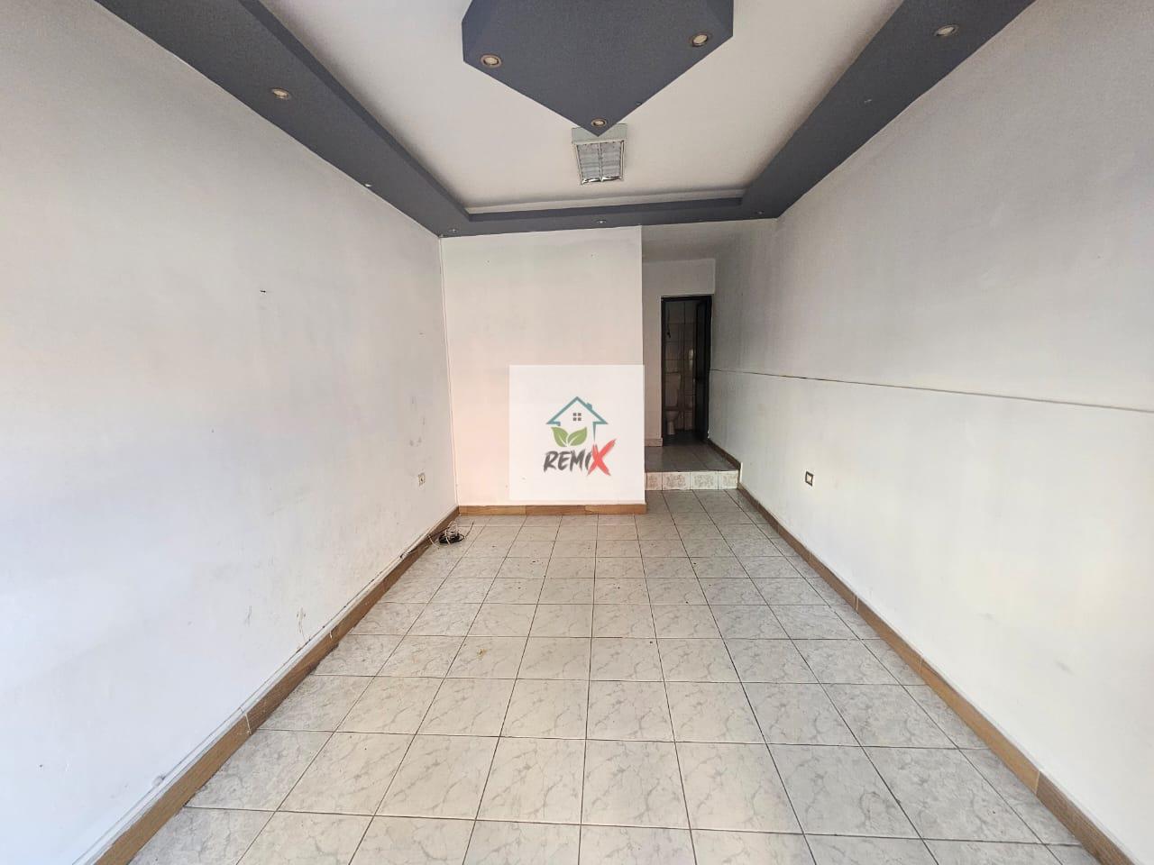 Shitet Dyqan në Zemër të Durrësit – Vetëm 2 Minuta nga Stacioni i Trenit!