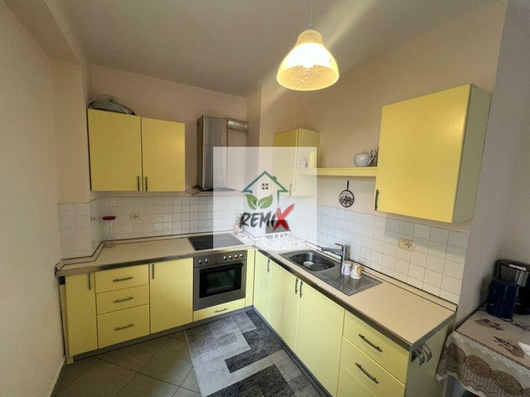 APARTAMENT 3+1 +2 PER QERA PRAPA SHKOLLES GJERGJ KASTRIOTI.