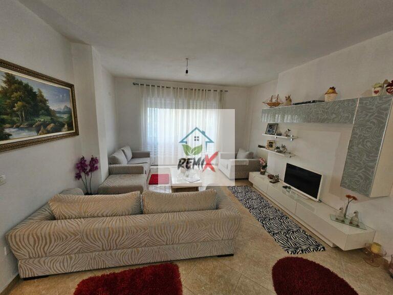 SHITET APARTAMENT 2+1+2 NË PLAZH