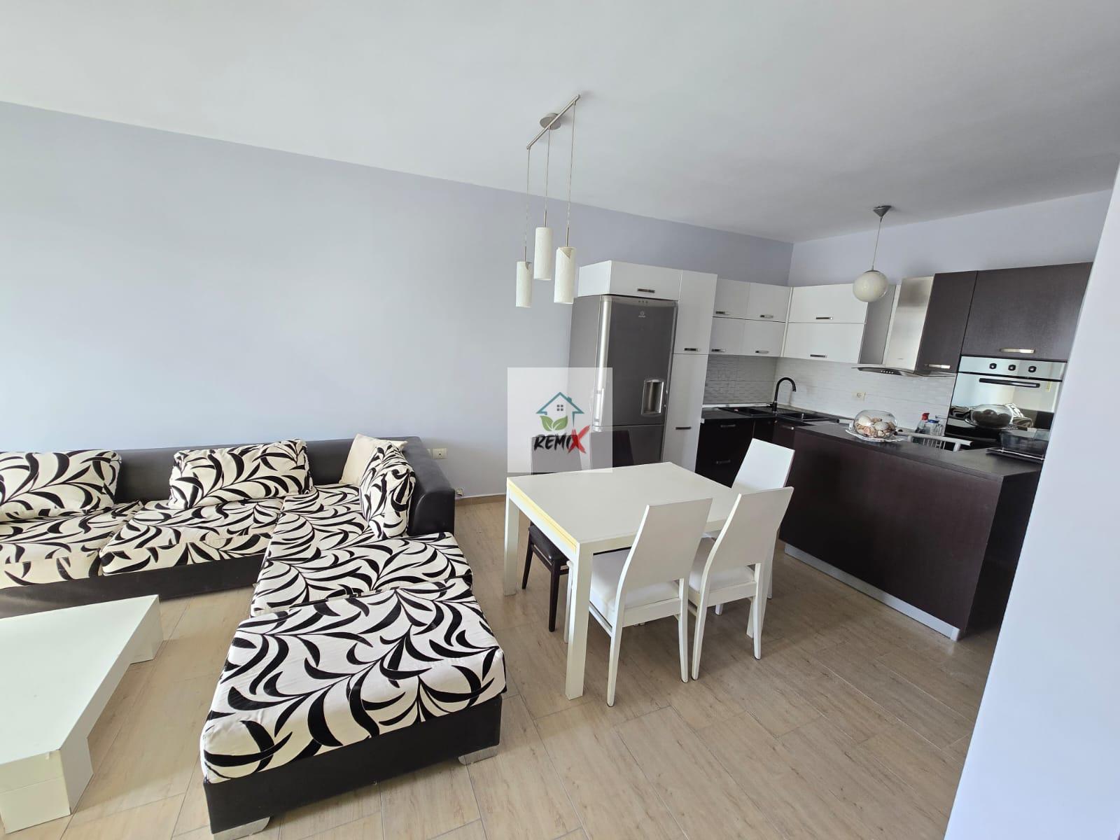 SHITET APARTAMENT 2+1+2 PRANË ISH URT / RRETHIT TË BURGUT