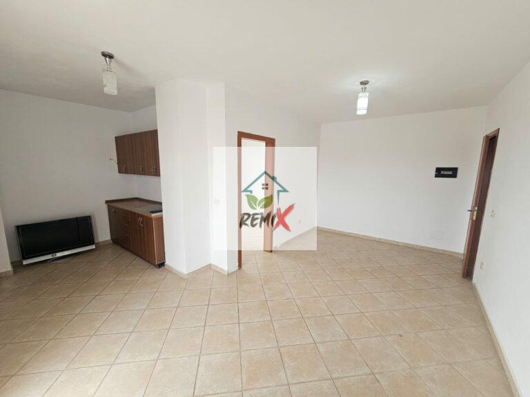 SHITET APARTAMENT PRANË “RROTËS SË KUQE”, PLAZH – DURRËS