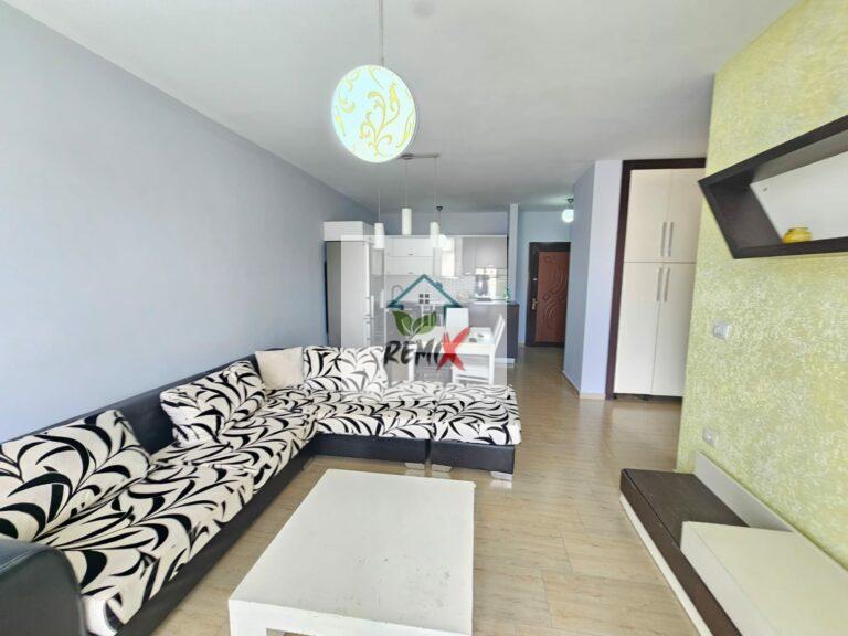 SHITET APARTAMENT 2+1+2 PRANË ISH URT / RRETHIT TË BURGUT