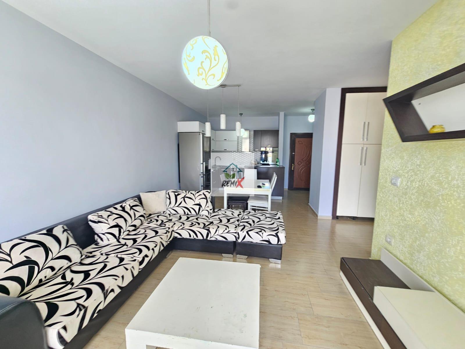 SHITET APARTAMENT 2+1+2 PRANË ISH URT / RRETHIT TË BURGUT
