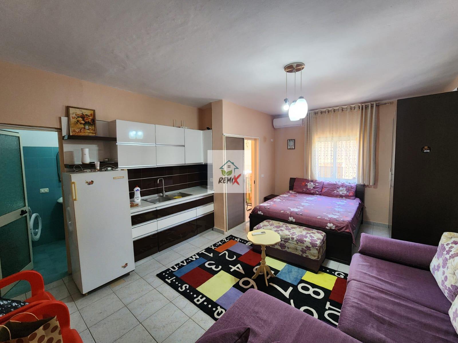 SHITET GARSONIERE SHKËMBI I KAVAJËS