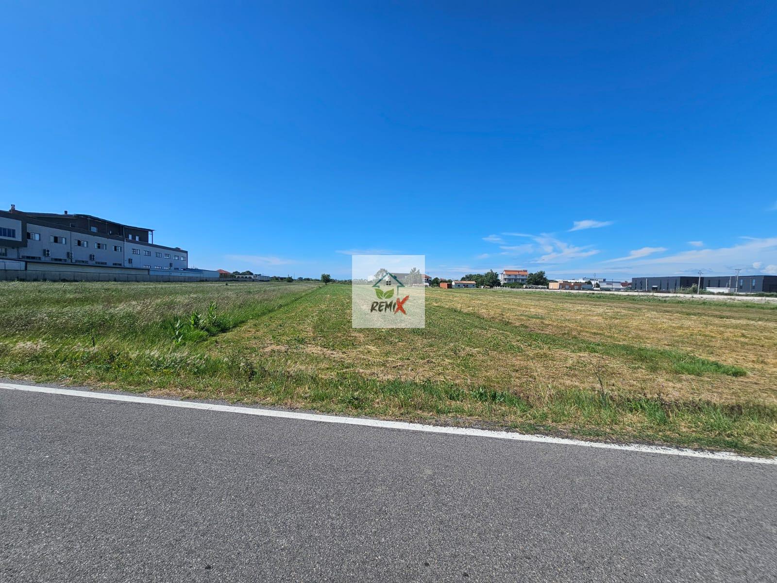 SHITET TOKE TEK RRUGA E FLLAKËS, DURRËS