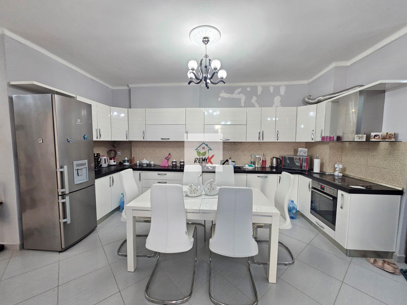 🏡 JEPET ME QERA APARTAMENT 2+1 PRANE KAZAZIT, DURRES