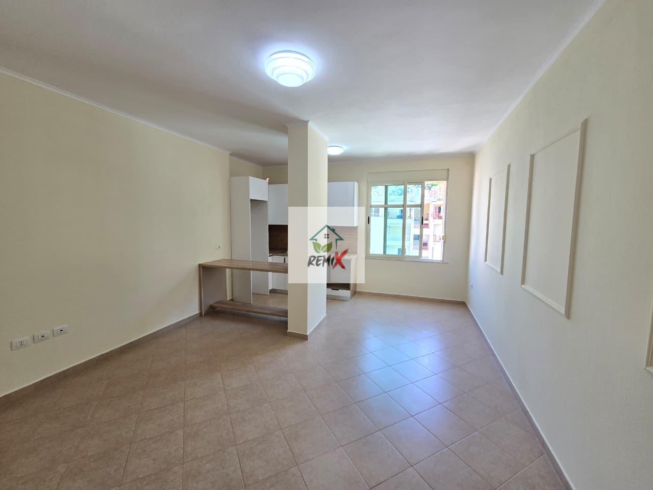 🏖️ SHITET APARTAMENT 1+1 – SHKËMBI I KAVAJËS, PRANË HOTEL LEONARDO