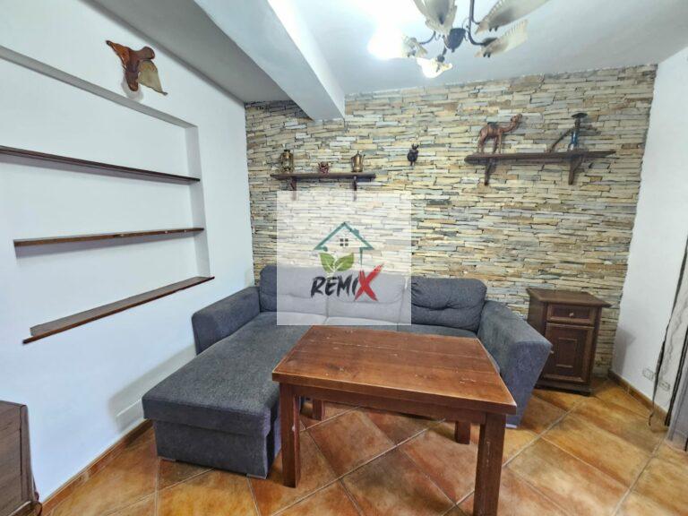 🏠 APARTAMENT 2+1+2 PËR QIRA – RRUGA MUJO ULQINAKU, DURRËS