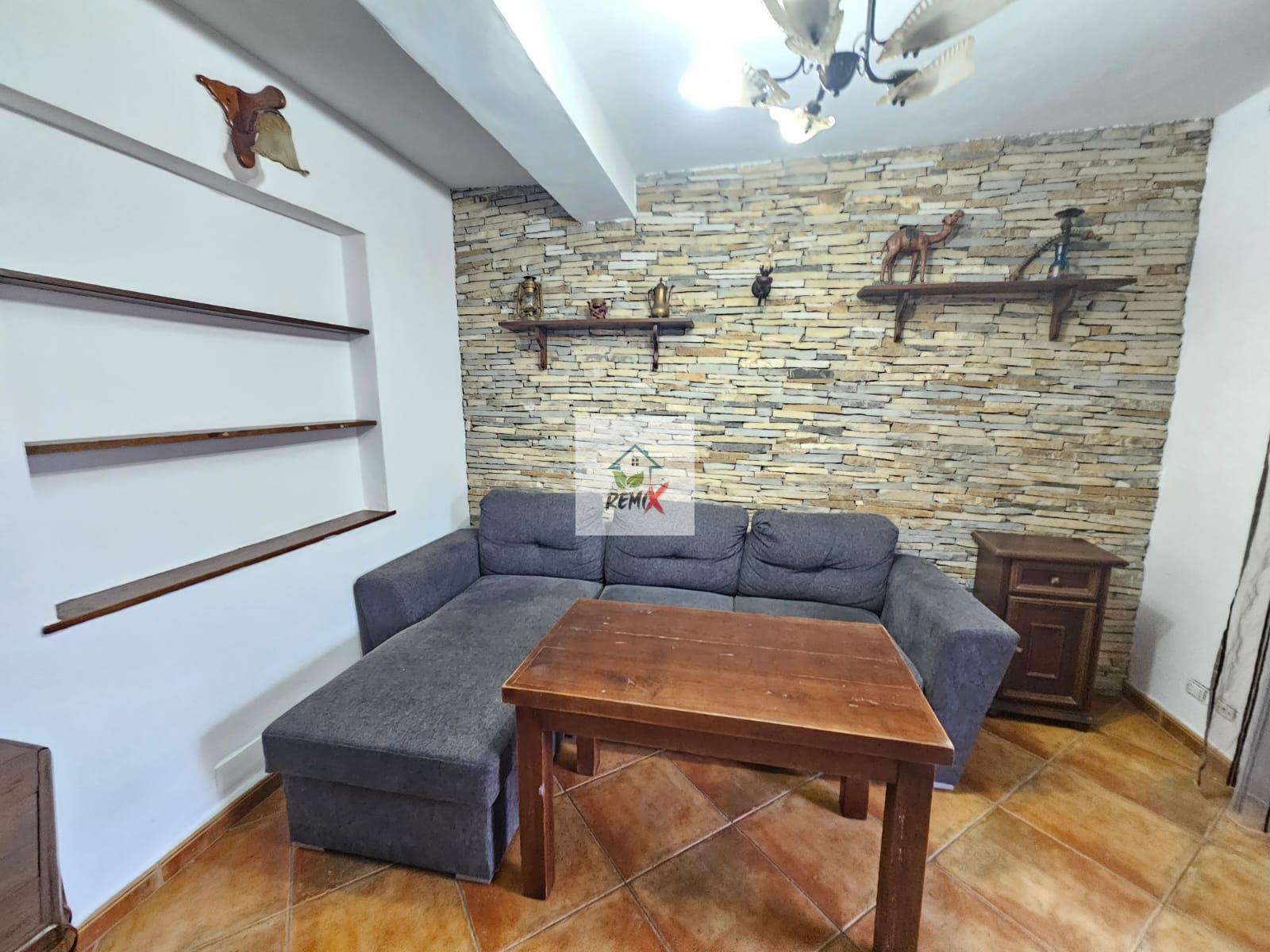 🏠 APARTAMENT 2+1+2 PËR QIRA – RRUGA MUJO ULQINAKU, DURRËS
